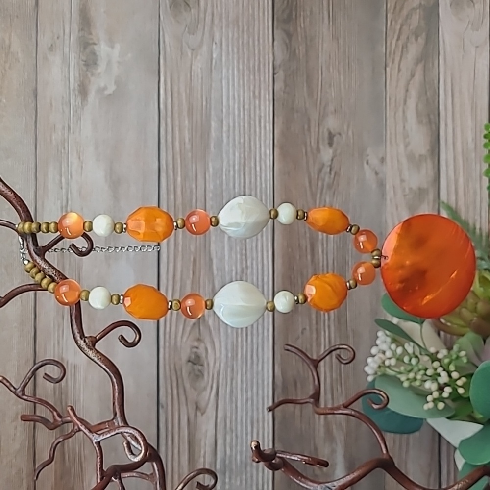ORANGE AND WHITE BEADED DISC NECKLACE